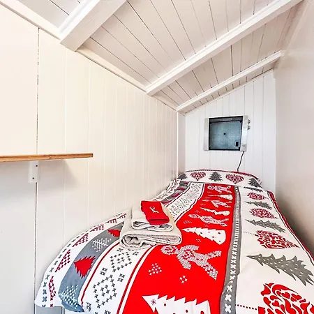 Hirsch By Interhome *